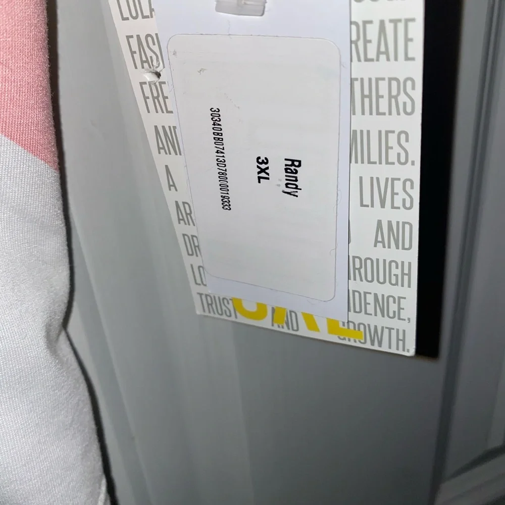 LuLaroe soft Randy Tee - Picture 3 of 3